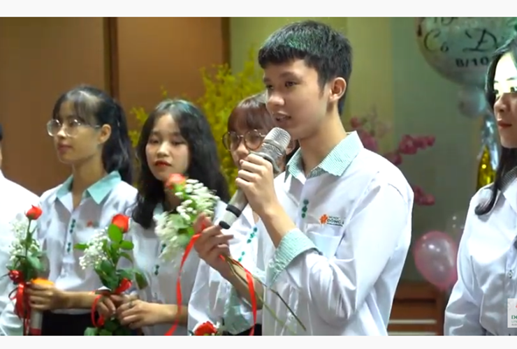 Nghĩa tri ân trong ngày đặc biệt của Thầy Cô Ban Giám Hiệu